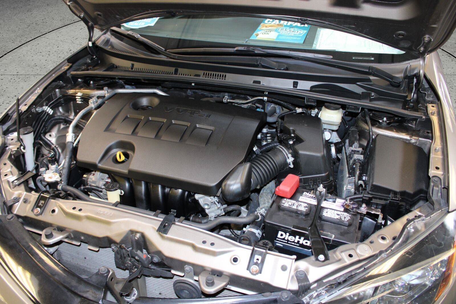 Used 2018 Toyota Corolla LE FWD image 48
