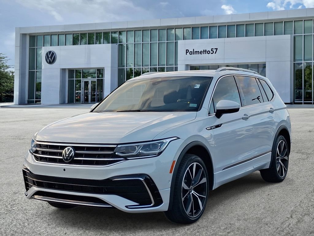 Certified 2022 Volkswagen Tiguan SEL R-Line AWD/4WD image 3
