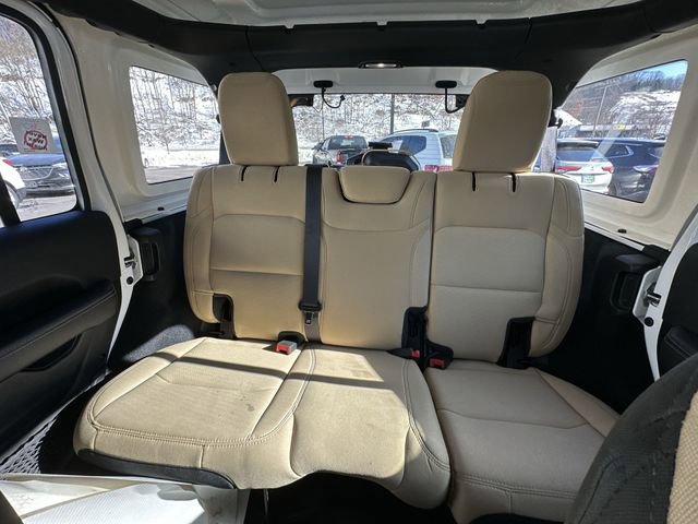 Used 2021 Jeep Wrangler Unlimited Sahara w/ LED Lighting Group image 27