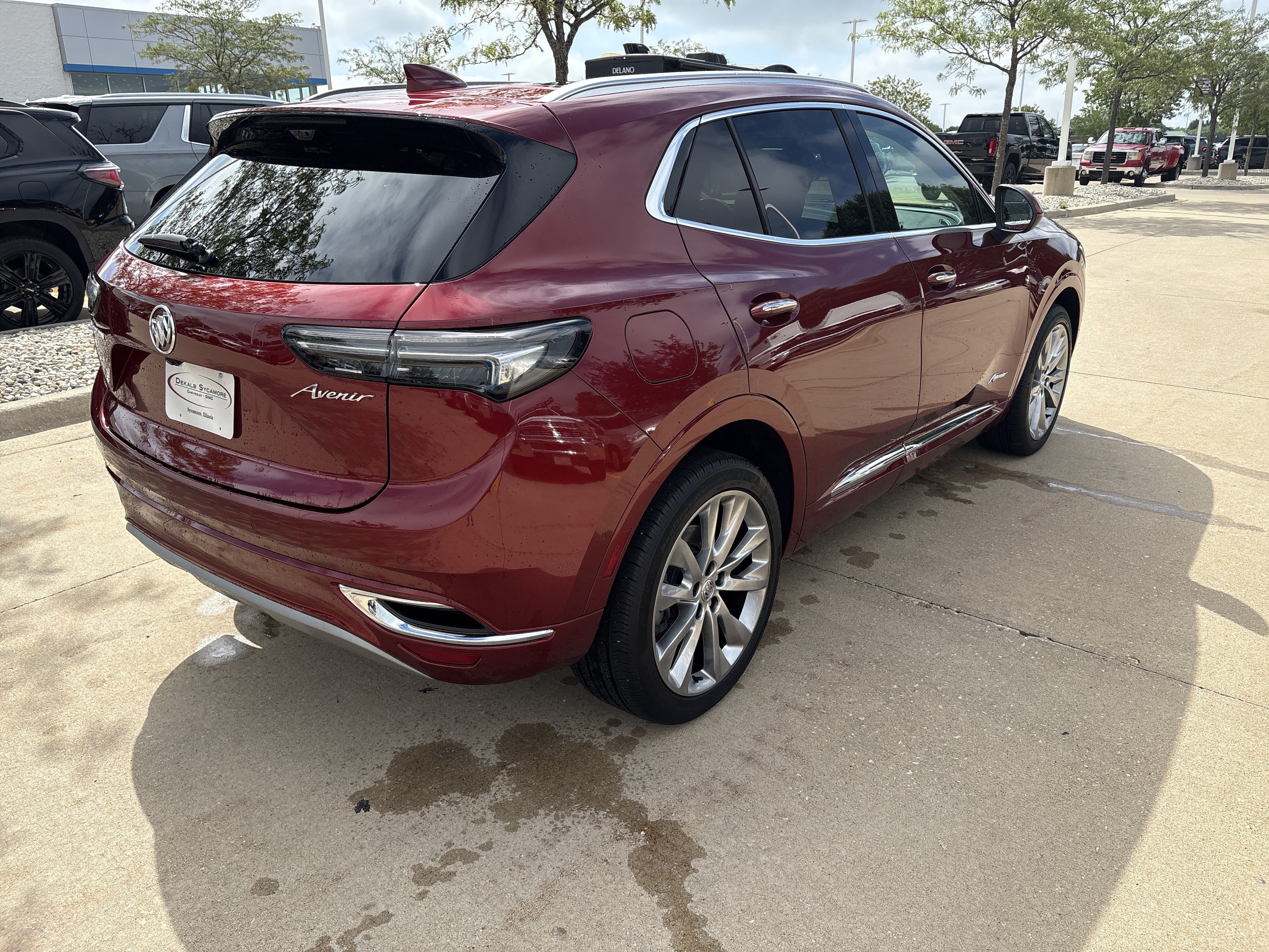 Used 2023 Buick Envision Avenir AWD/4WD image 11