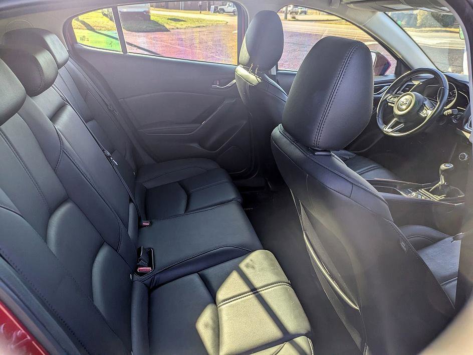 Used 2018 MAZDA MAZDA3 Touring image 28