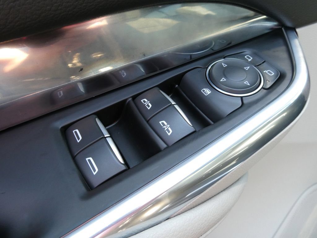 Used 2019 Cadillac XT4 Luxury w/ Cold Weather Package FWD image 24