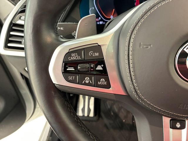 Used 2022 BMW X7 xDrive40i w/ M Sport Package AWD/4WD image 23