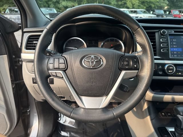Used 2016 Toyota Highlander XLE w/ Protection Package #3 AWD/4WD image 14