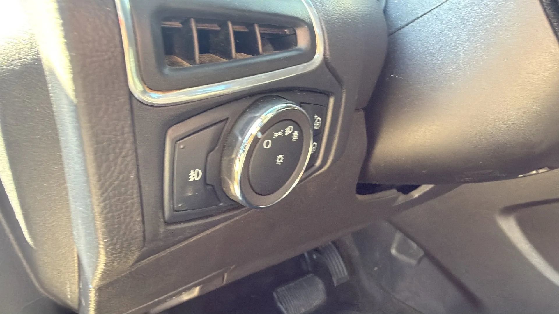 Used 2012 Ford Focus Titanium image 13
