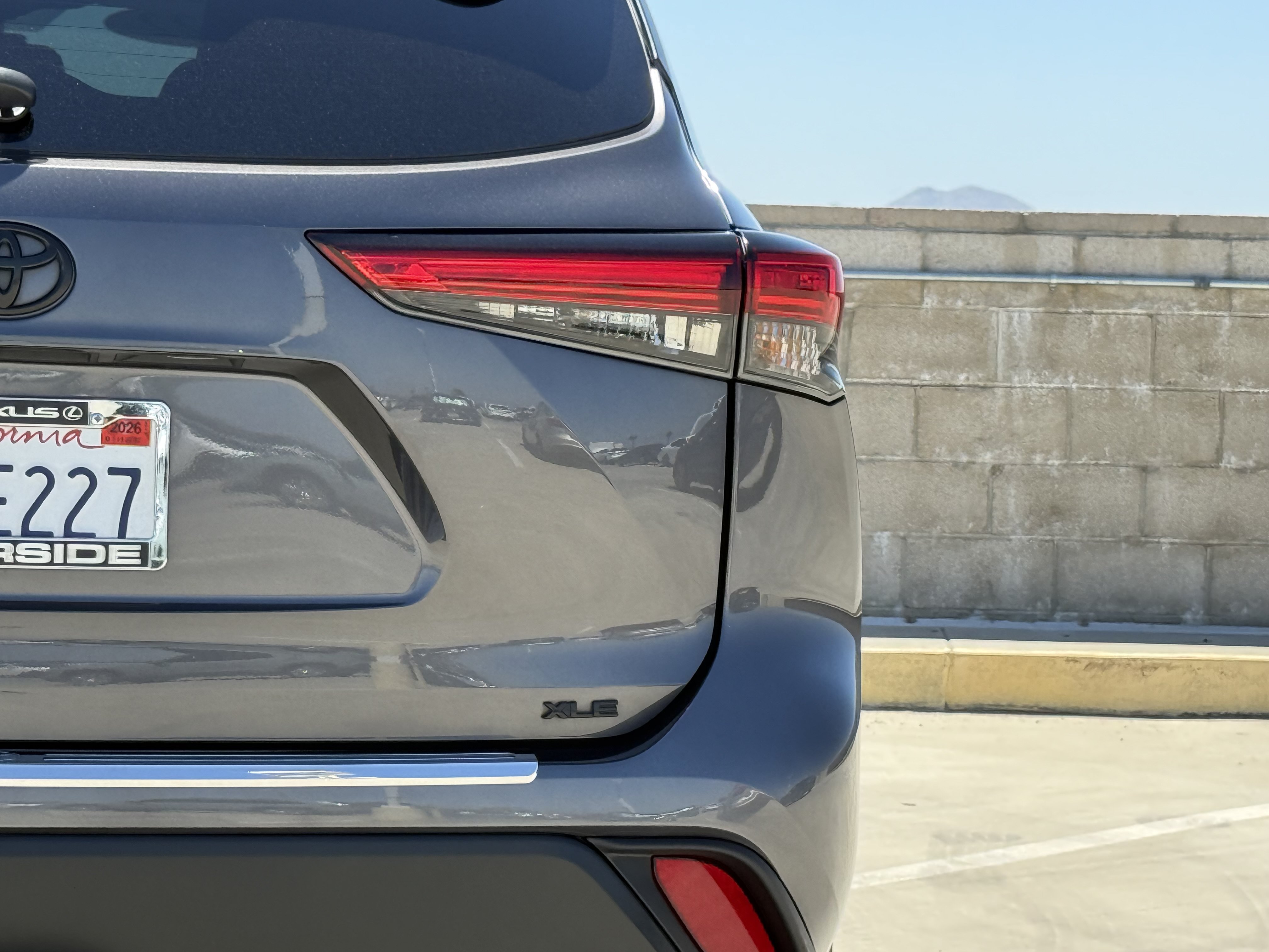 Used 2022 Toyota Highlander XLE FWD image 13