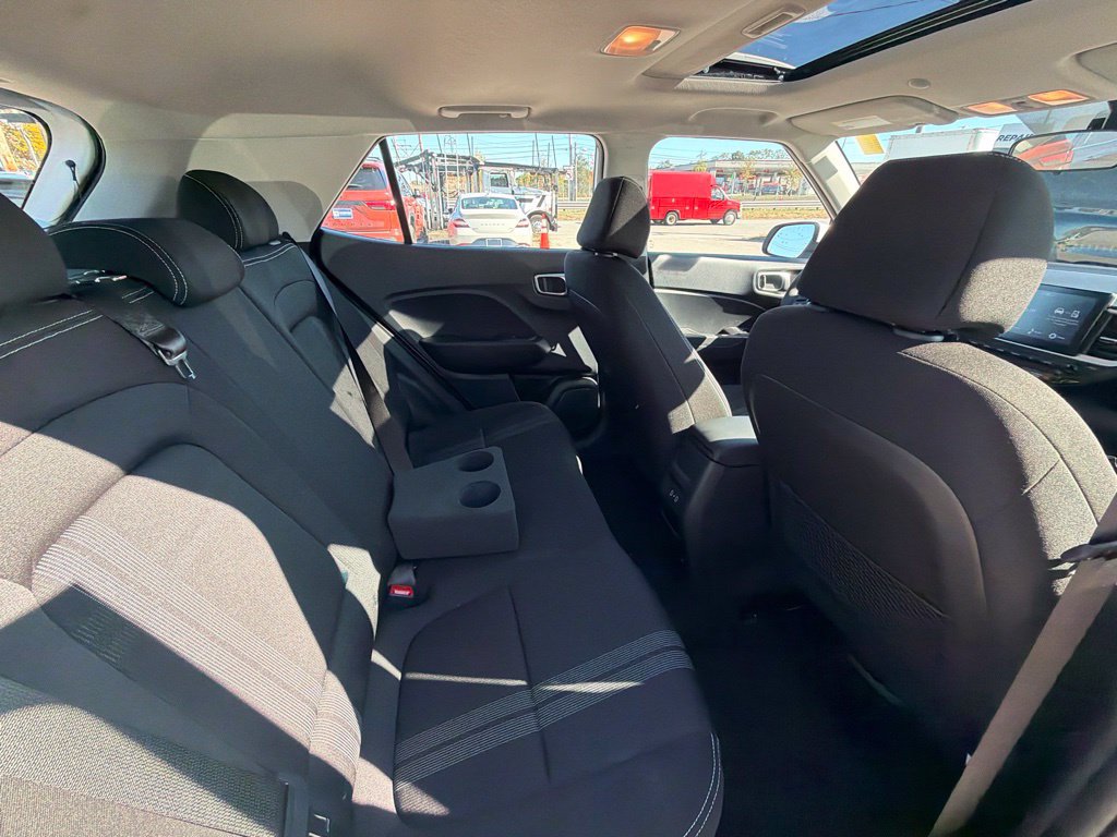 Used 2026 Hyundai Venue SEL FWD image 23