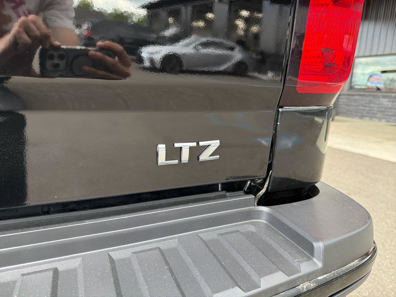 Used 2016 Chevrolet Silverado 2500 LTZ w/ Duramax Plus Package AWD/4WD image 17