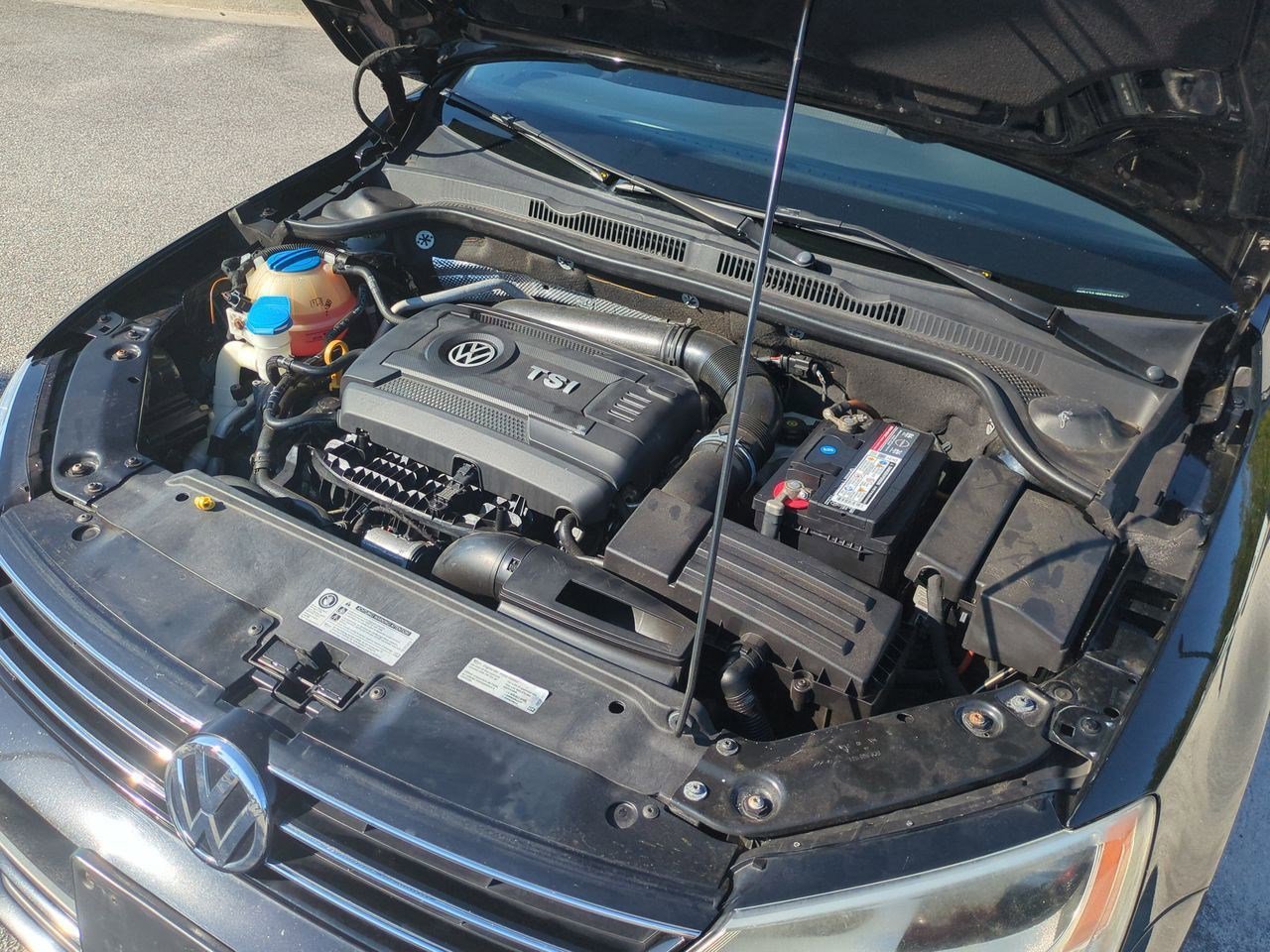 Used 2015 Volkswagen Jetta SE FWD image 41