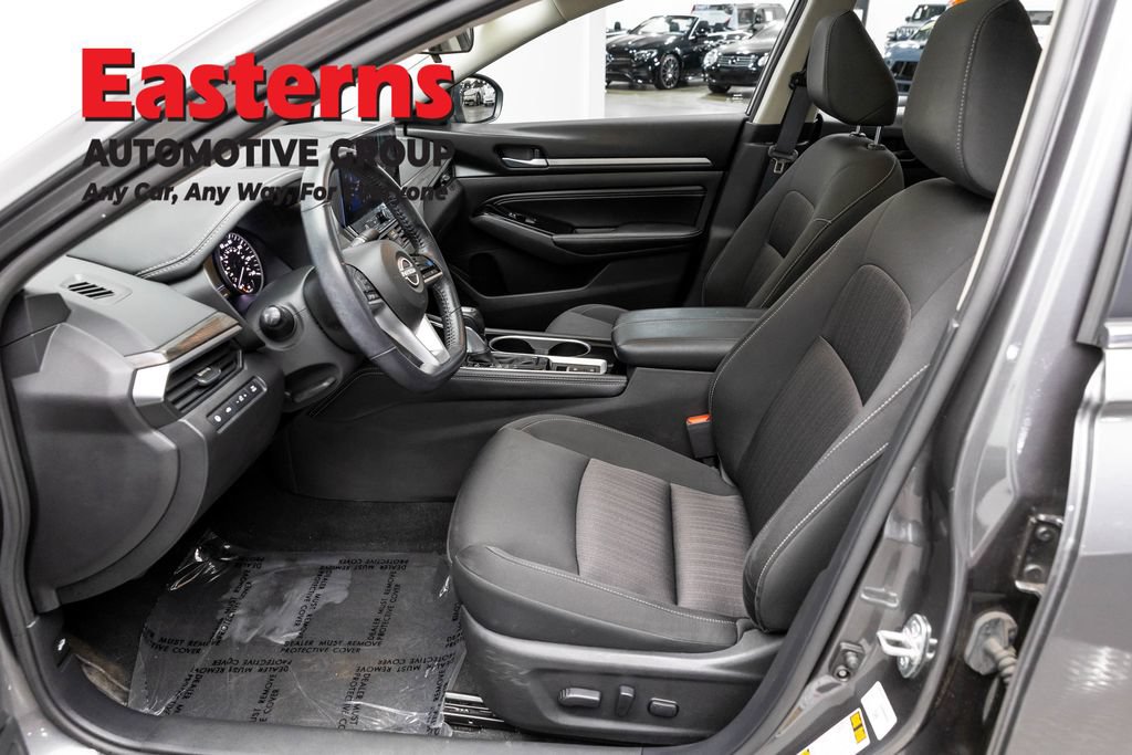 Used 2023 Nissan Altima 2.5 SV w/ SV Premium Package FWD image 14