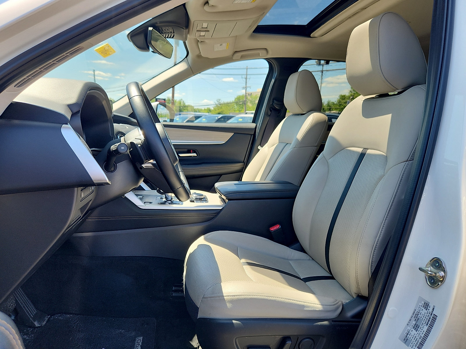 Certified 2024 MAZDA CX-90 Plug-In Hybrid w/ Preferred AWD/4WD image 16