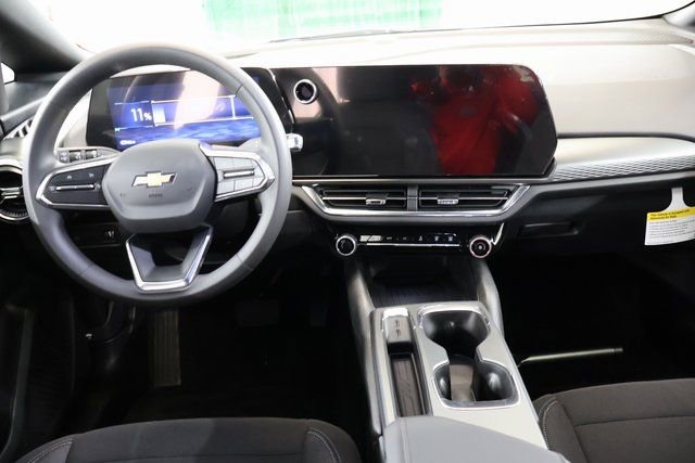 New 2026 Chevrolet Equinox EV LT image 13