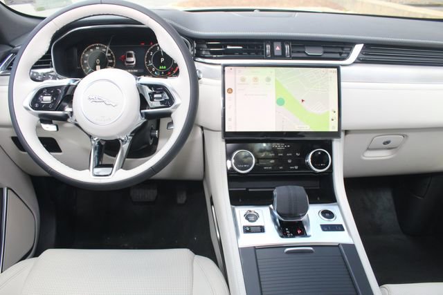 New 2026 Jaguar F-PACE R-Dynamic S image 4