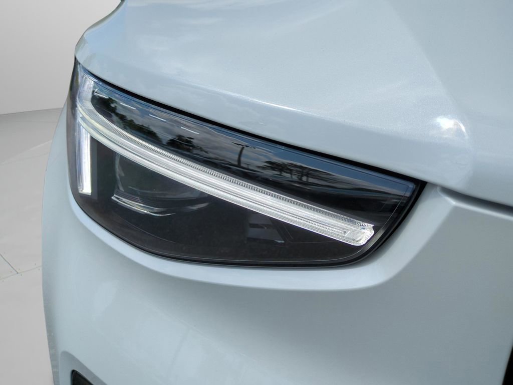 New 2026 Volvo XC40 B5 Plus w/ Protection Package Premier AWD/4WD image 9
