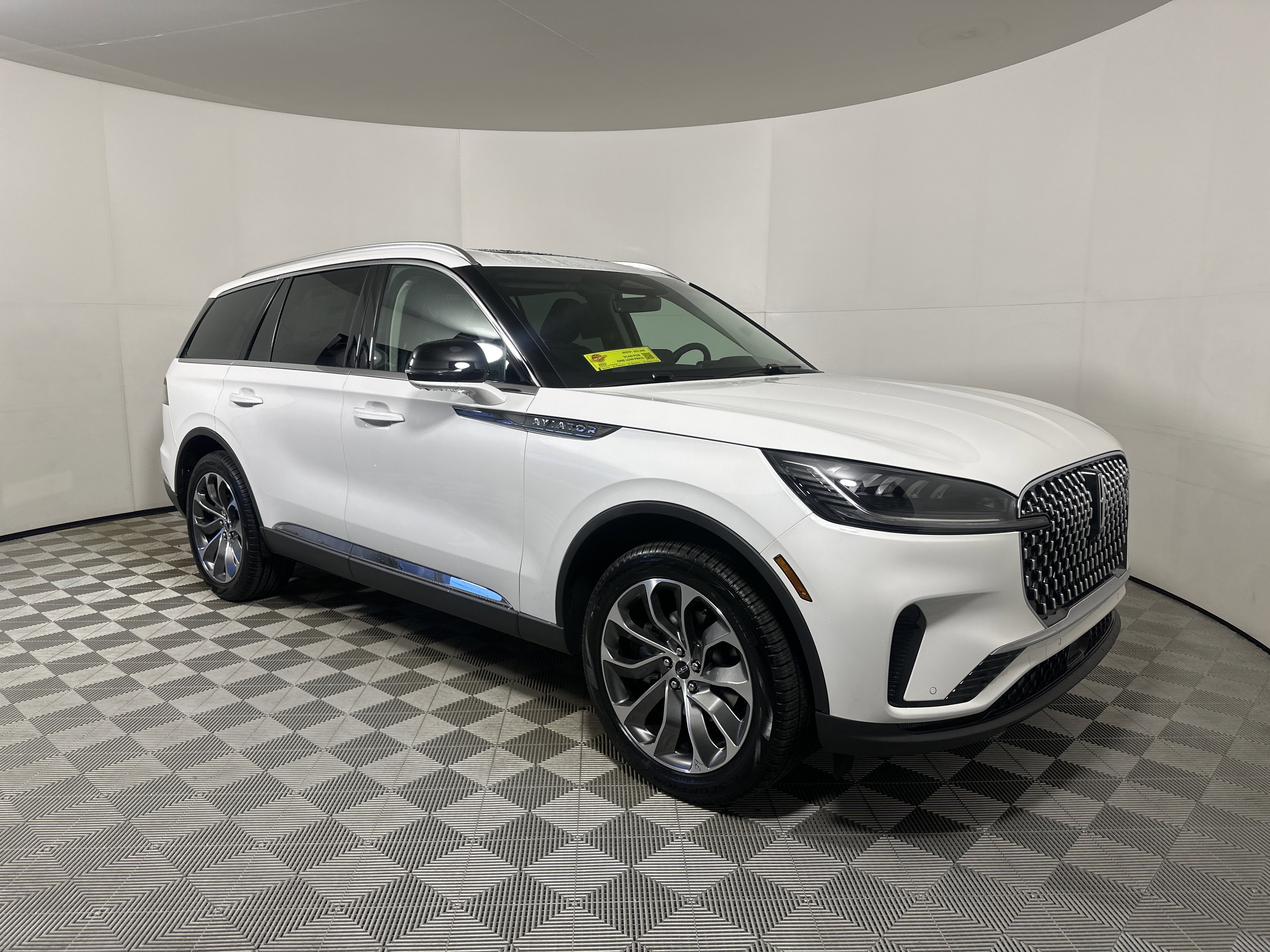 New 2025 Lincoln Aviator AWD image 1