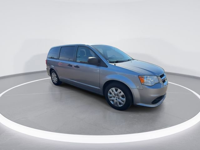 Used 2019 Dodge Grand Caravan SE w/ UConnect Hands-Free Group FWD image 2