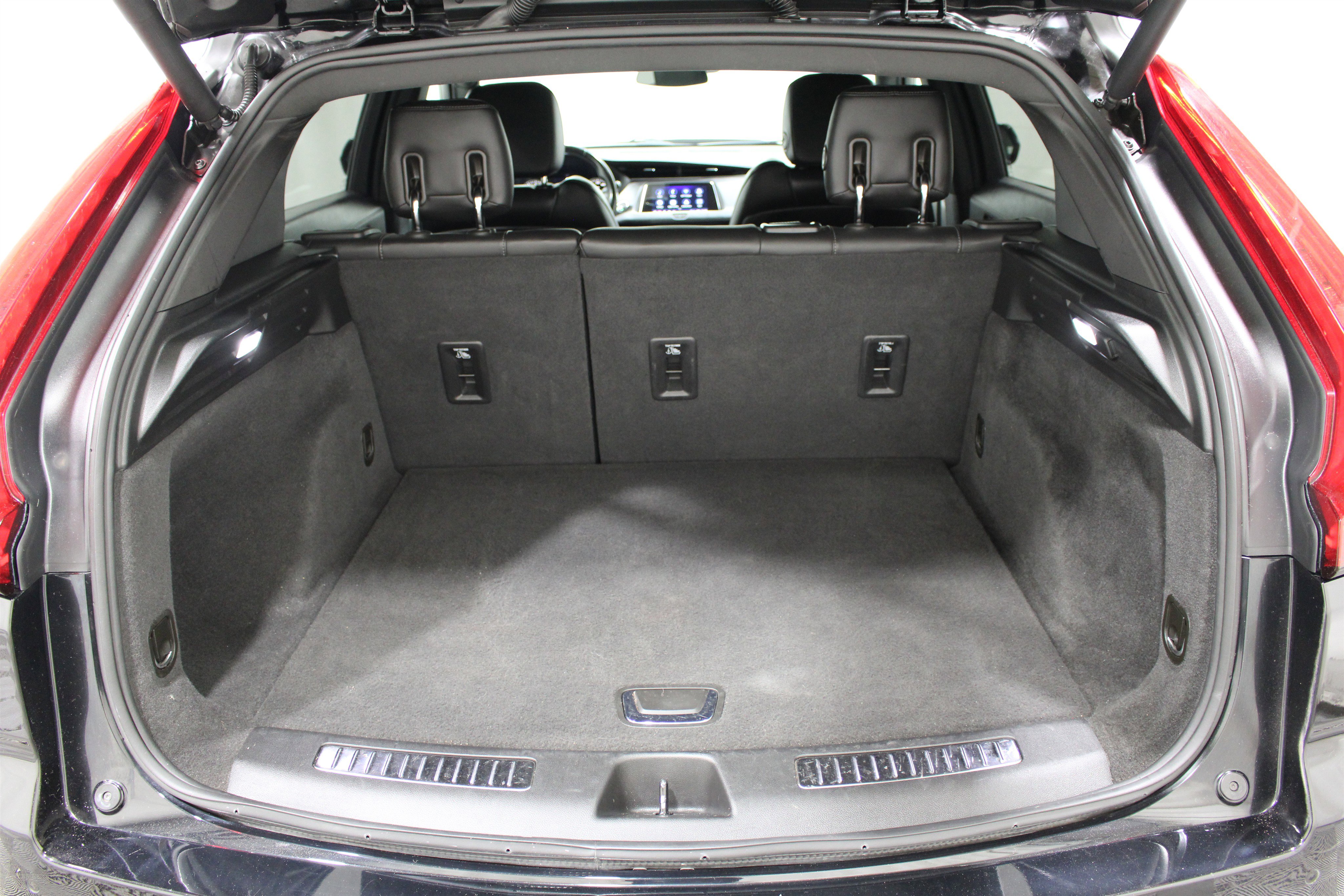 Used 2021 Cadillac XT4 Premium Luxury image 23