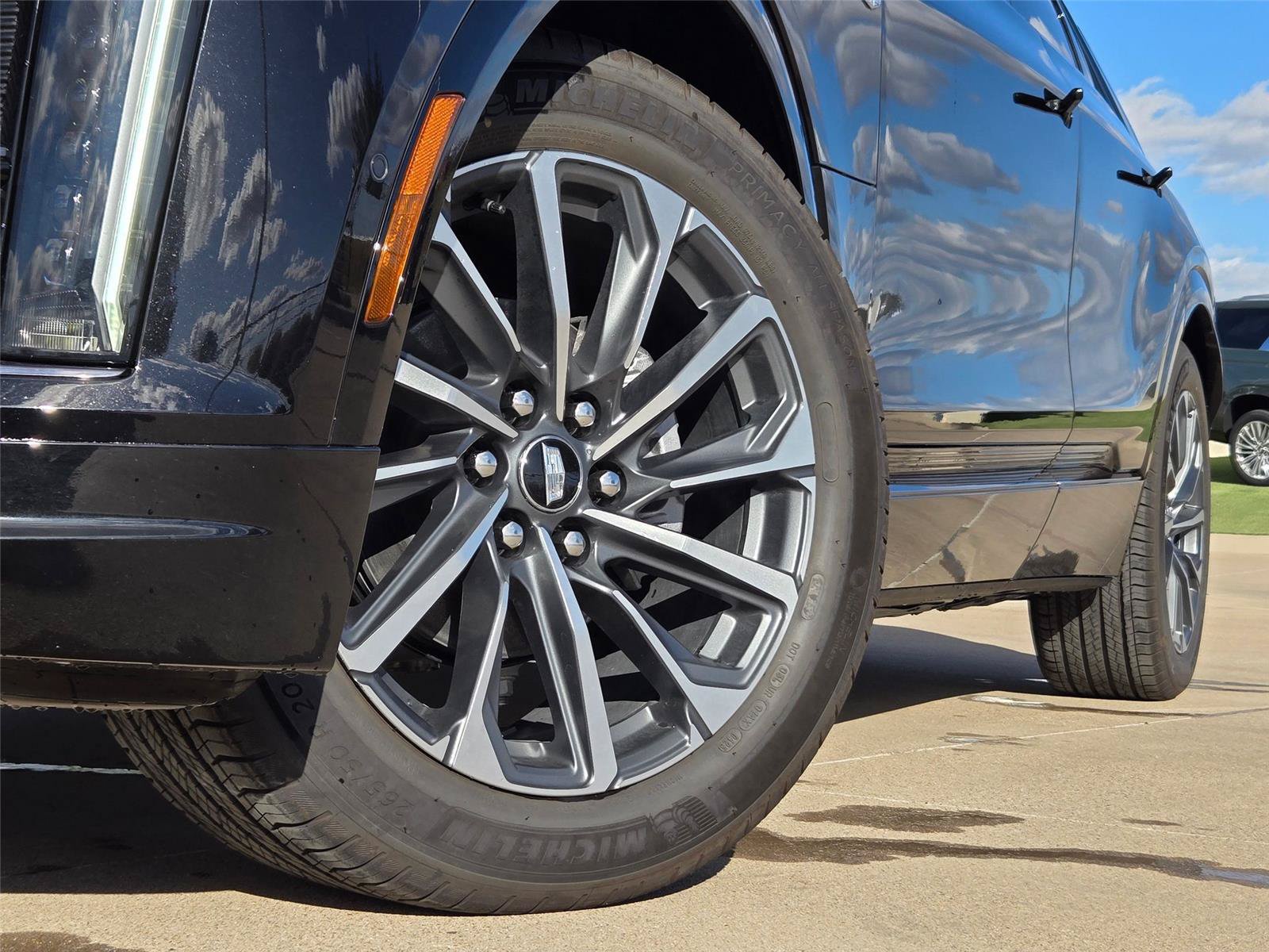 New 2026 Cadillac Lyriq Premium Luxury AWD/4WD image 8