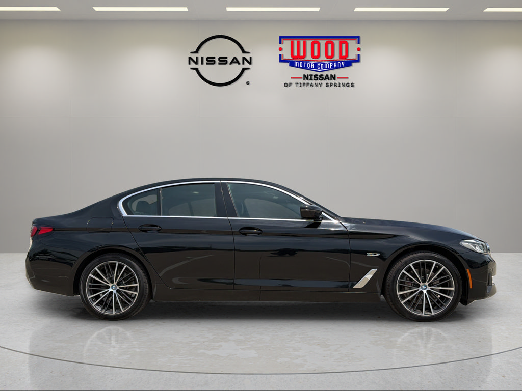 Used 2023 BMW 530e xDrive AWD/4WD image 2