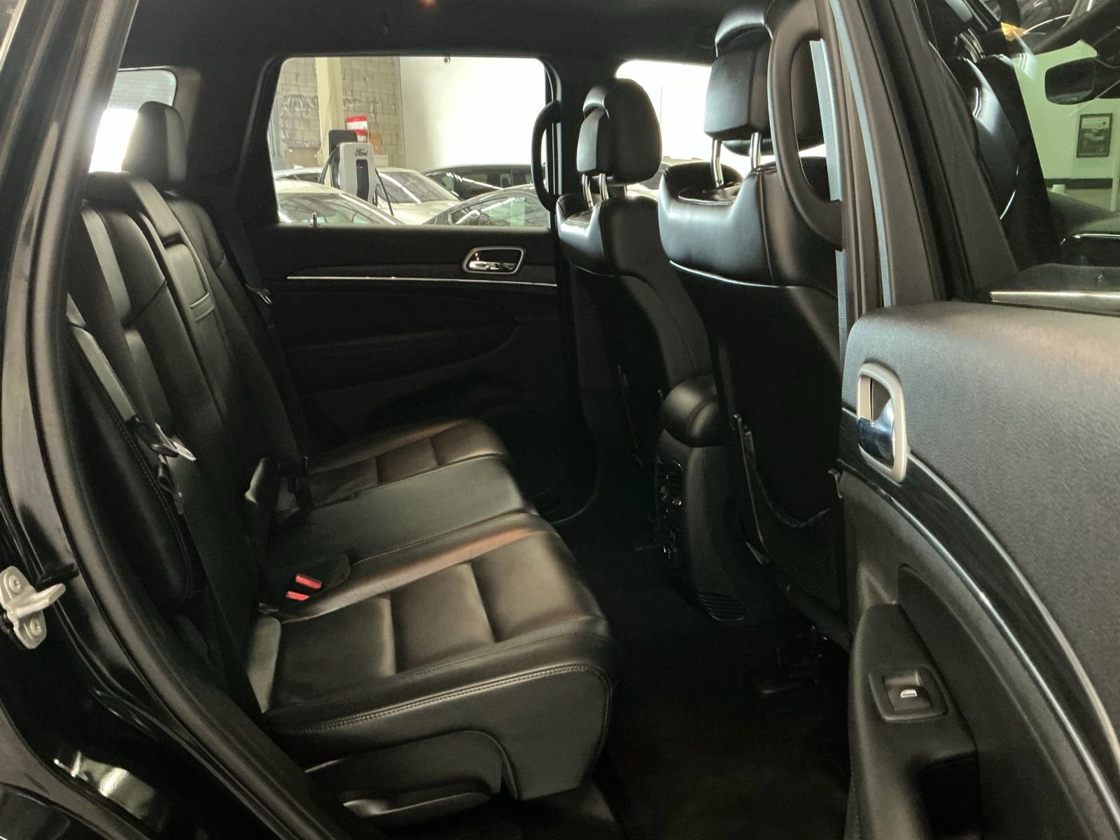 Used 2019 Jeep Grand Cherokee Limited image 15