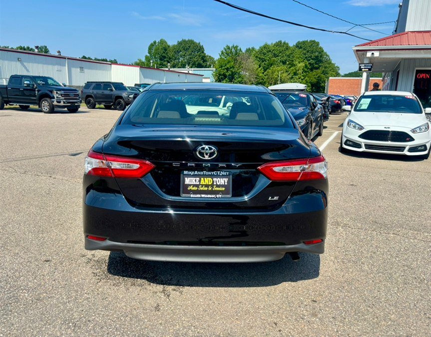 Used 2018 Toyota Camry LE FWD image 7
