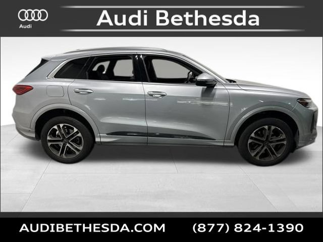 Certified 2025 Audi Q5 Premium w/ Convenience Package AWD/4WD image 8