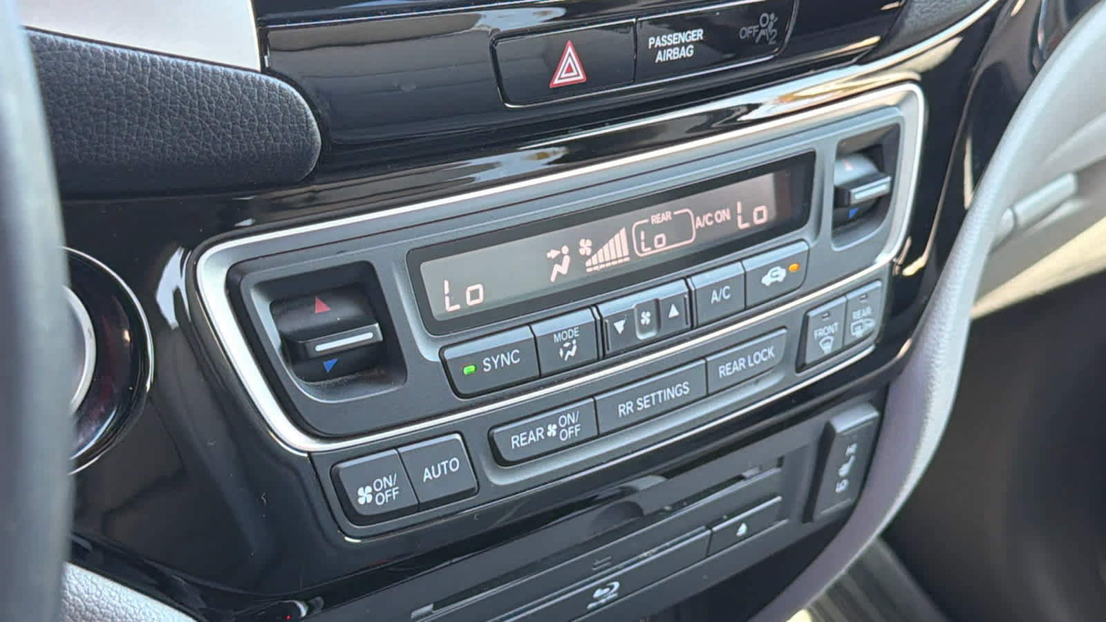 Used 2016 Honda Pilot Touring image 14