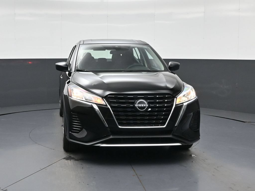 Certified 2025 Nissan Kicks Play S FWD image 3