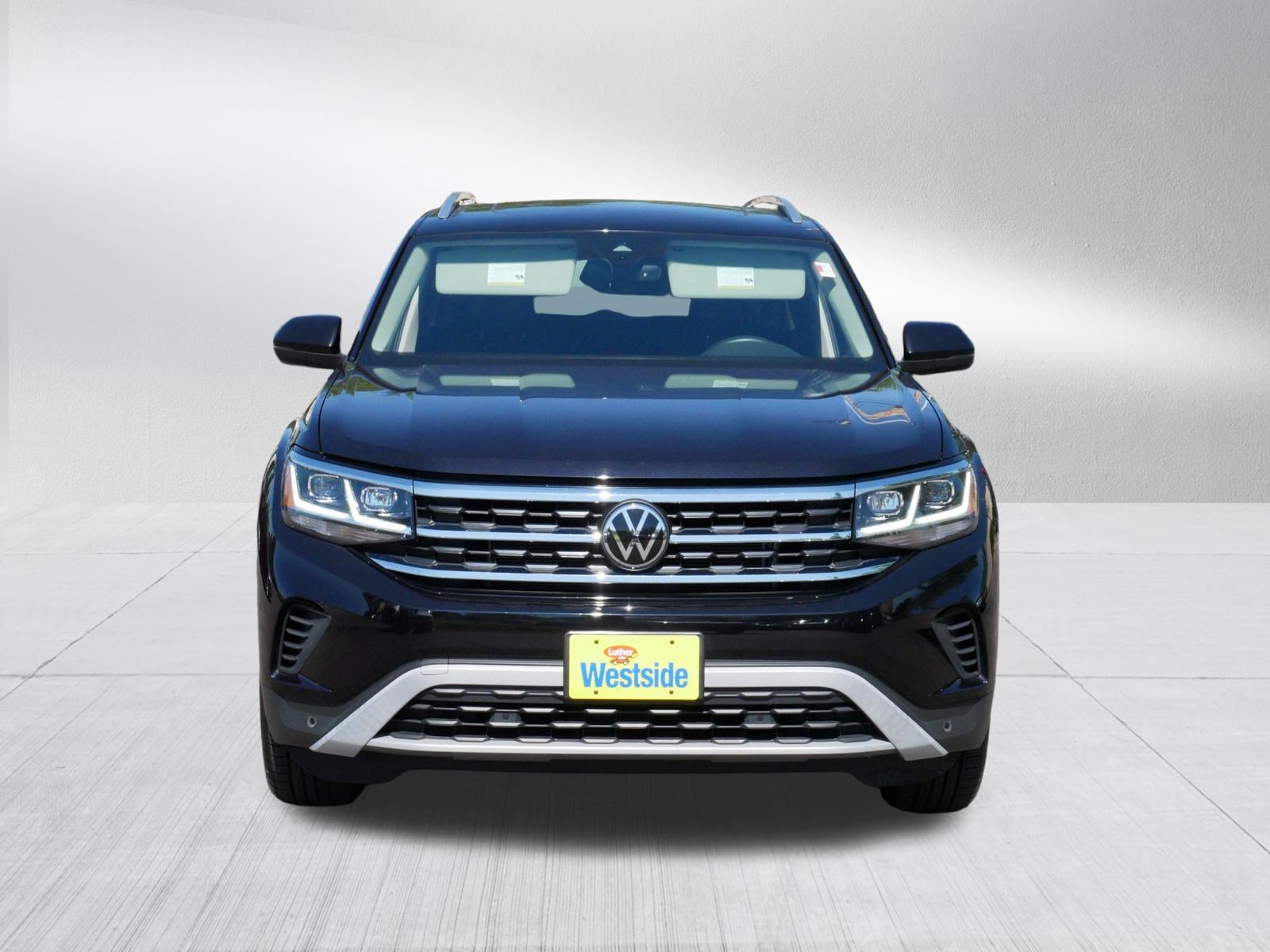 Certified 2023 Volkswagen Atlas SEL AWD/4WD image 2