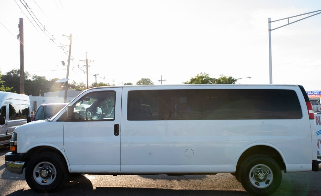 Used 2016 Chevrolet Express 3500 LT w/ LT Preferred Equipment Group RWD image 4