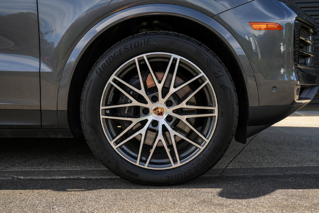 Certified 2026 Porsche Cayenne AWD/4WD image 37
