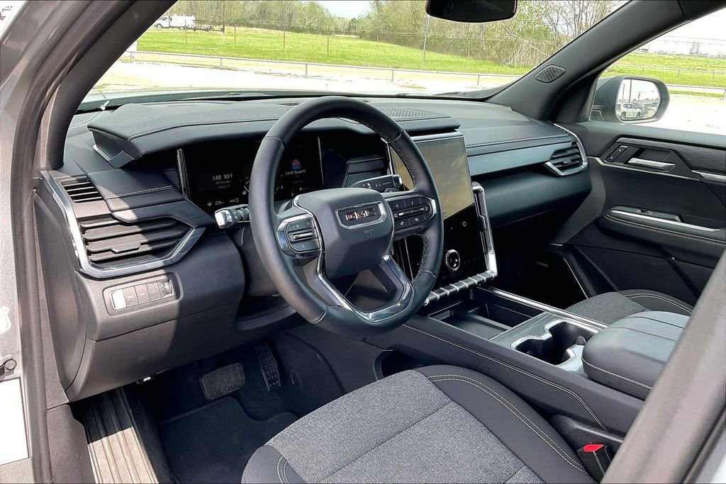 Used 2025 GMC Acadia Elevation image 14