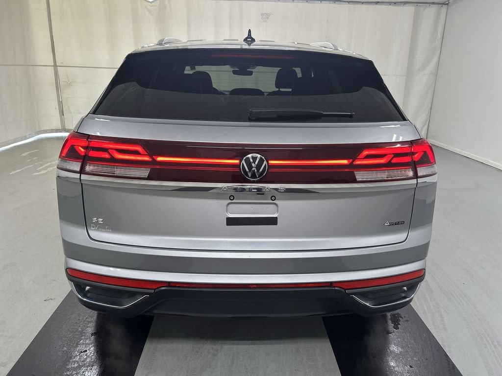Used 2024 Volkswagen Atlas Cross Sport SE AWD/4WD image 20