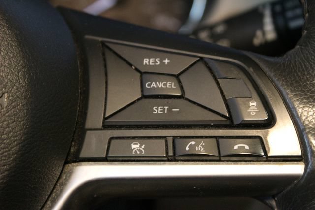 Used 2017 Nissan Rogue SL AWD/4WD image 24