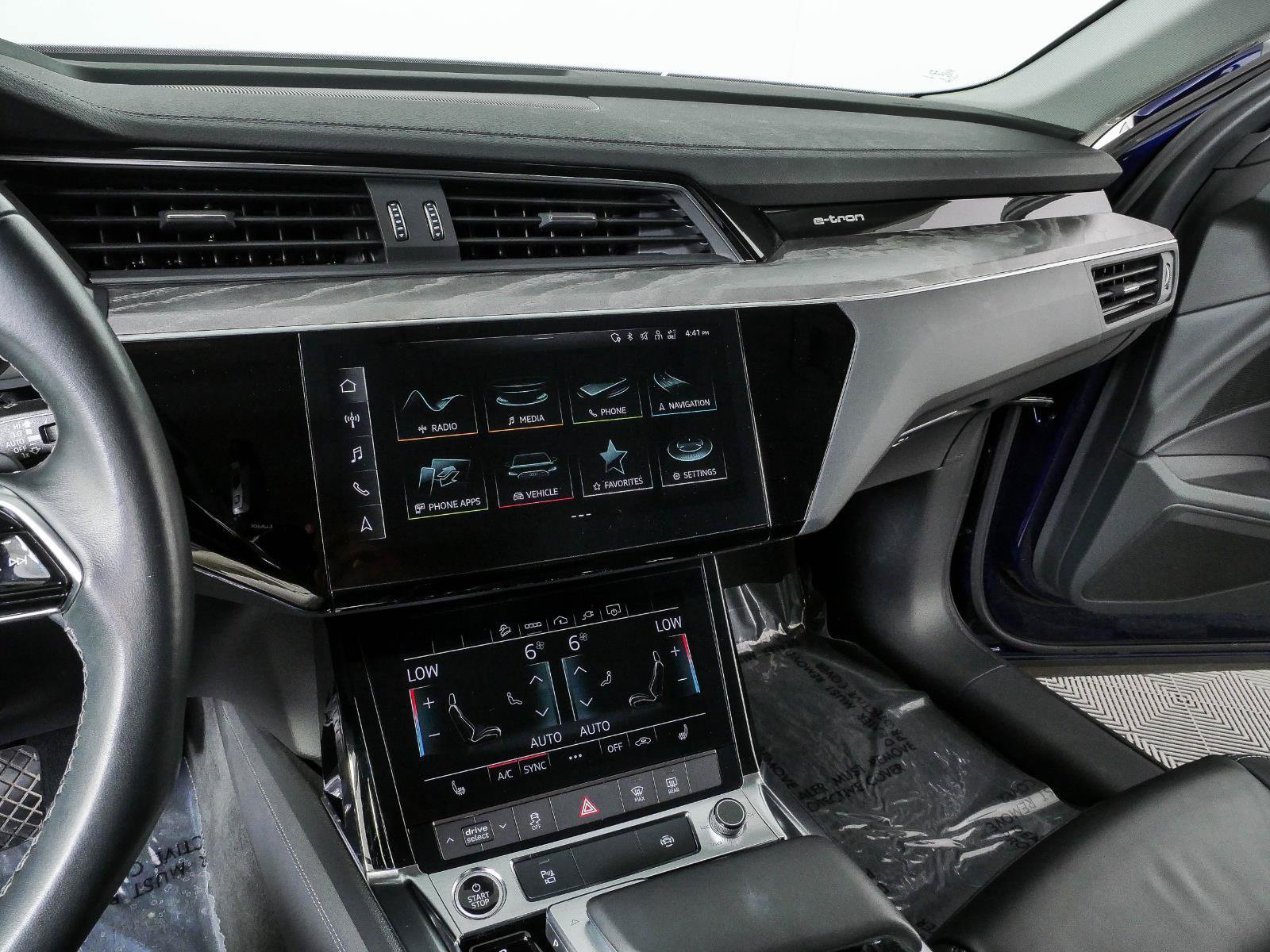 Used 2022 Audi e-tron Premium w/ Convenience Plus Package AWD/4WD image 25