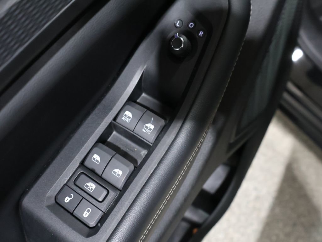 Used 2024 Jeep Grand Cherokee Altitude image 15