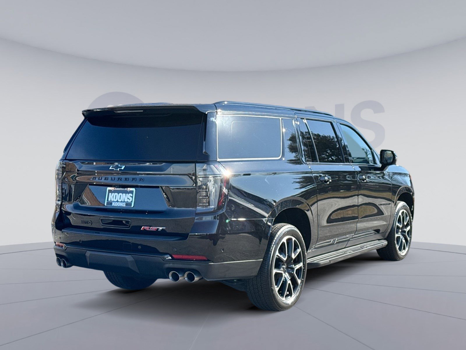 Used 2025 Chevrolet Suburban RST w/ RST Capability Package image 7