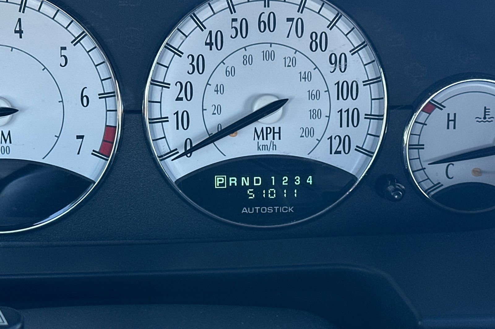 Used 2002 Chrysler Sebring Limited image 26