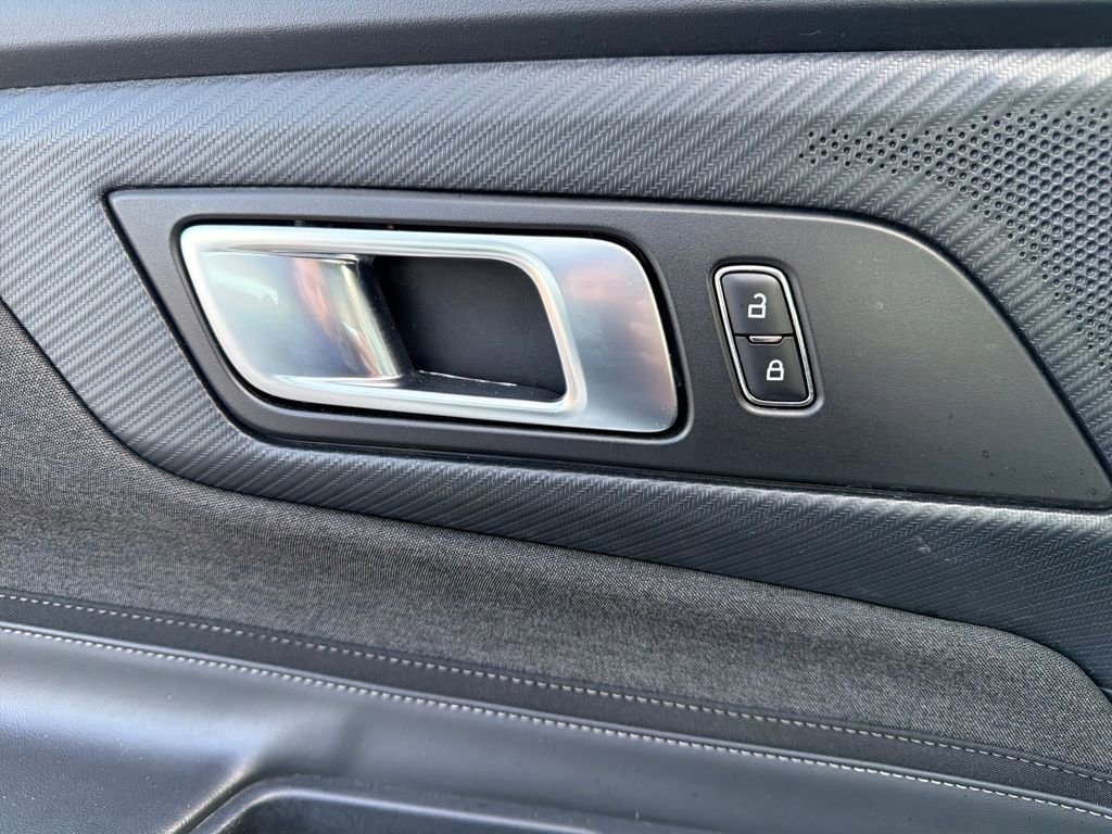 Used 2024 Ford Mustang Convertible image 20