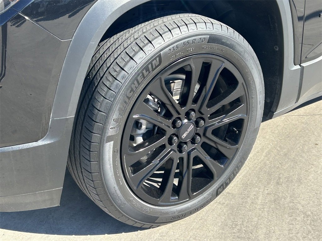 Used 2022 GMC Acadia SLT w/ Elevation Edition image 9