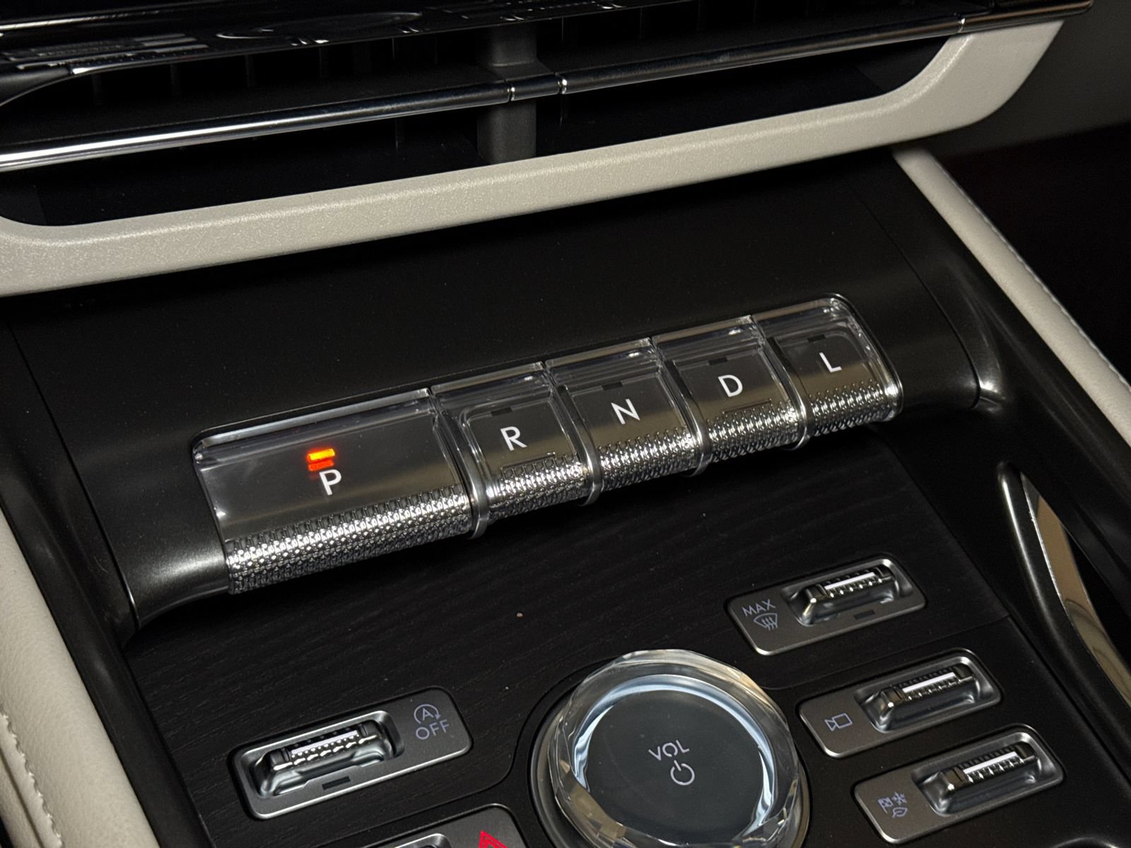 New 2026 Lincoln Nautilus Reserve AWD/4WD image 24