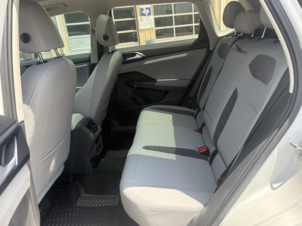 Used 2024 Volkswagen Taos SE FWD image 25