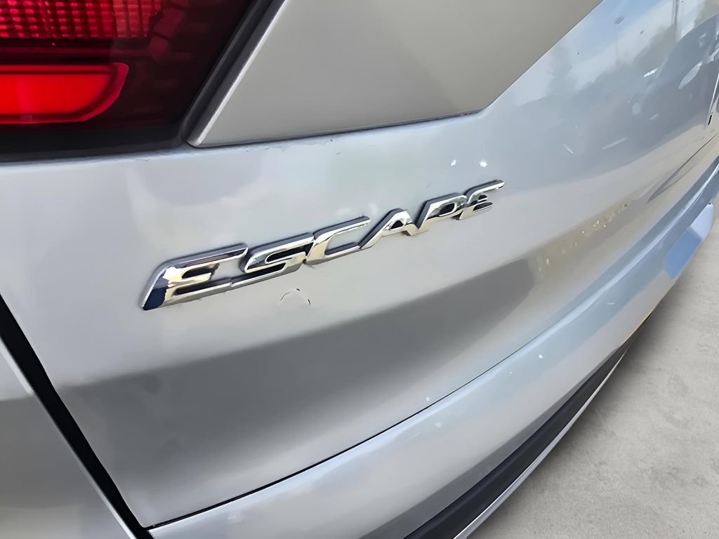 Used 2019 Ford Escape Titanium AWD/4WD image 18