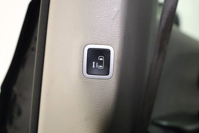 Used 2020 Chrysler Pacifica Touring-L image 28