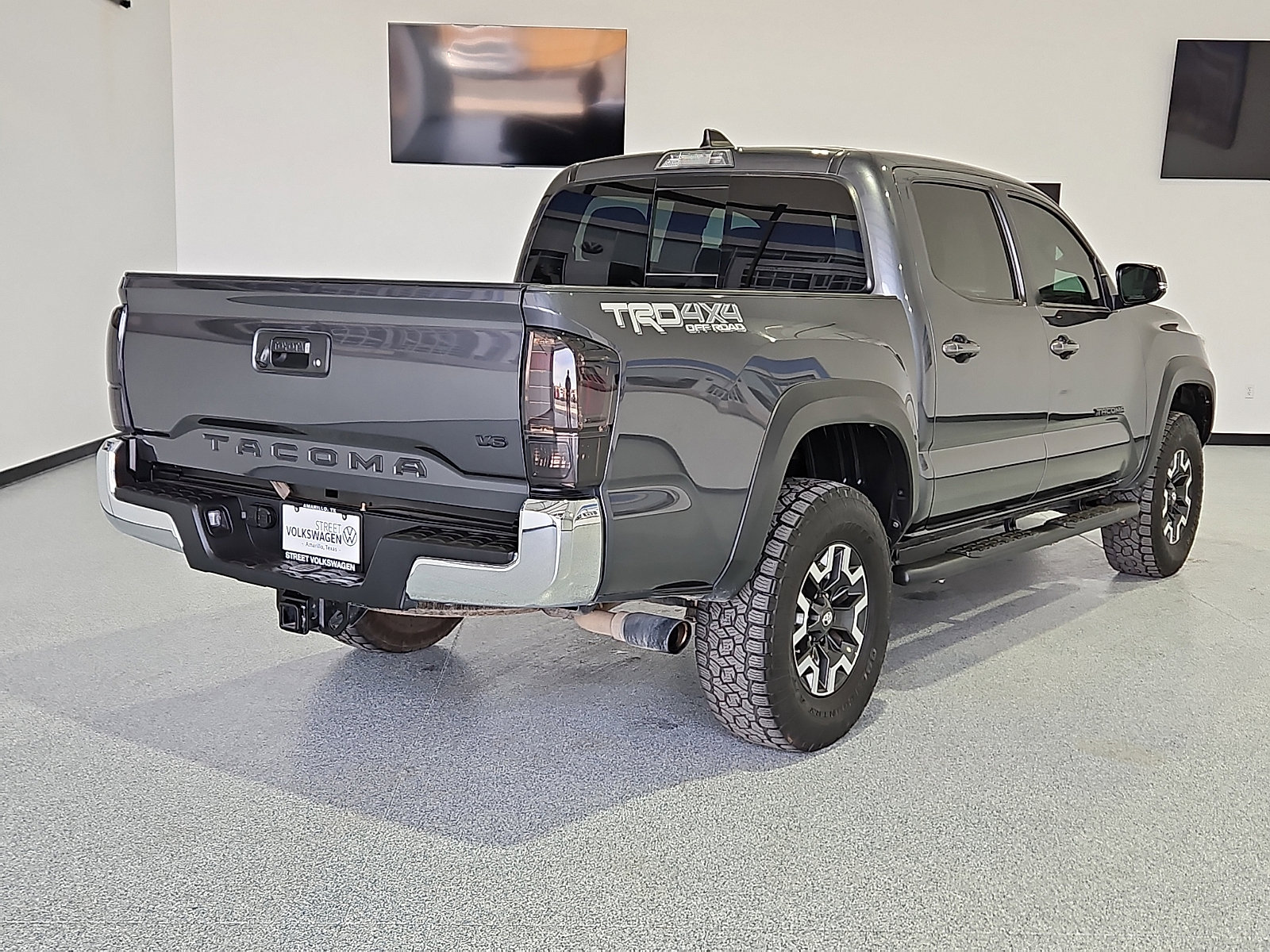 Used 2020 Toyota Tacoma TRD Off-Road image 3