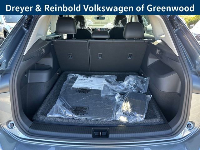 New 2025 Volkswagen Tiguan SE image 34