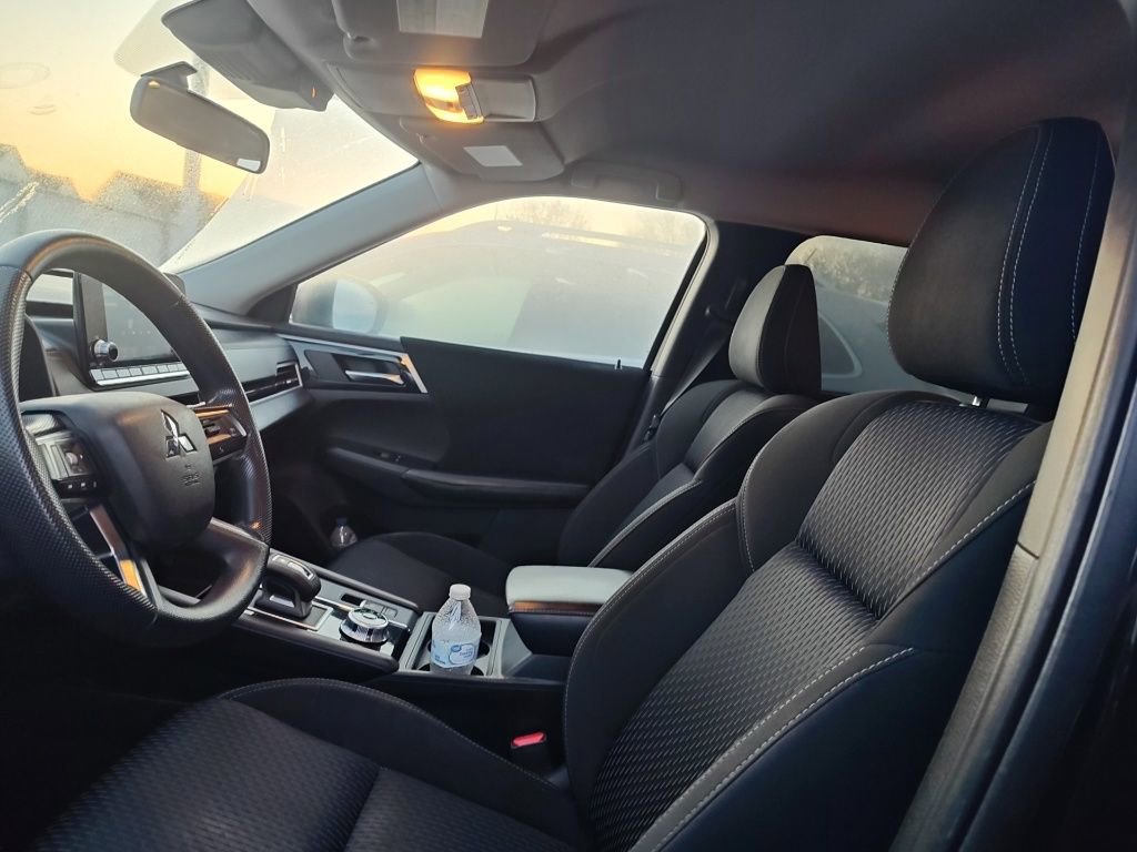 Used 2022 Mitsubishi Outlander ES image 6