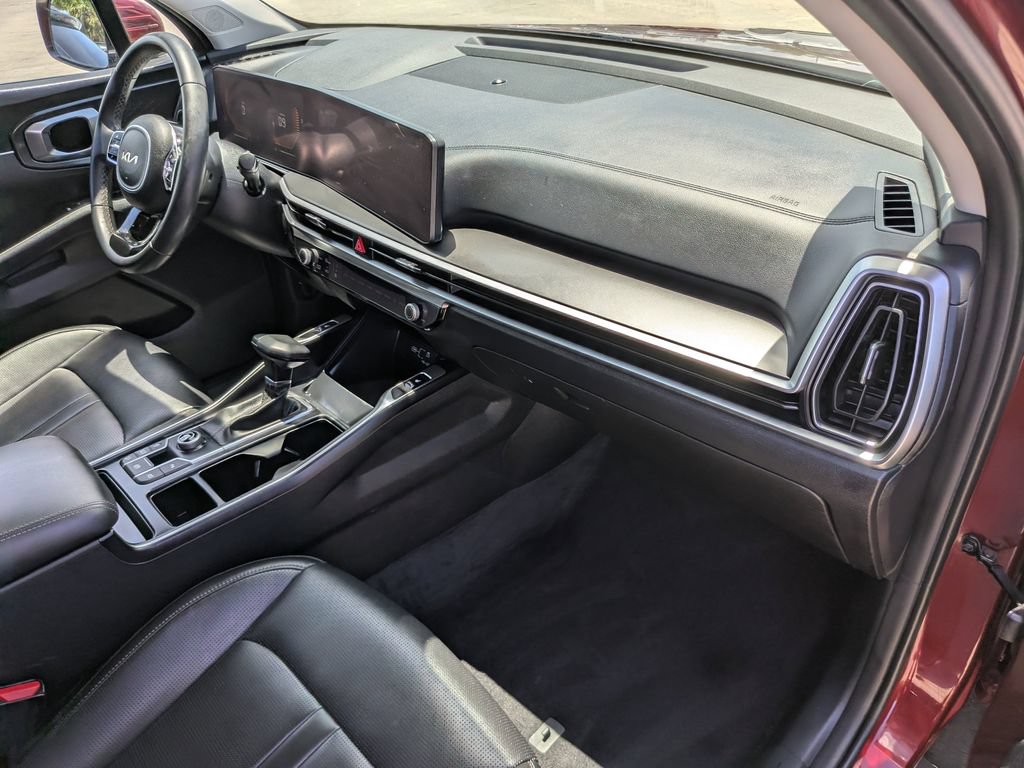 Certified 2024 Kia Sorento S w/ Panoramic Sunroof Package FWD image 13
