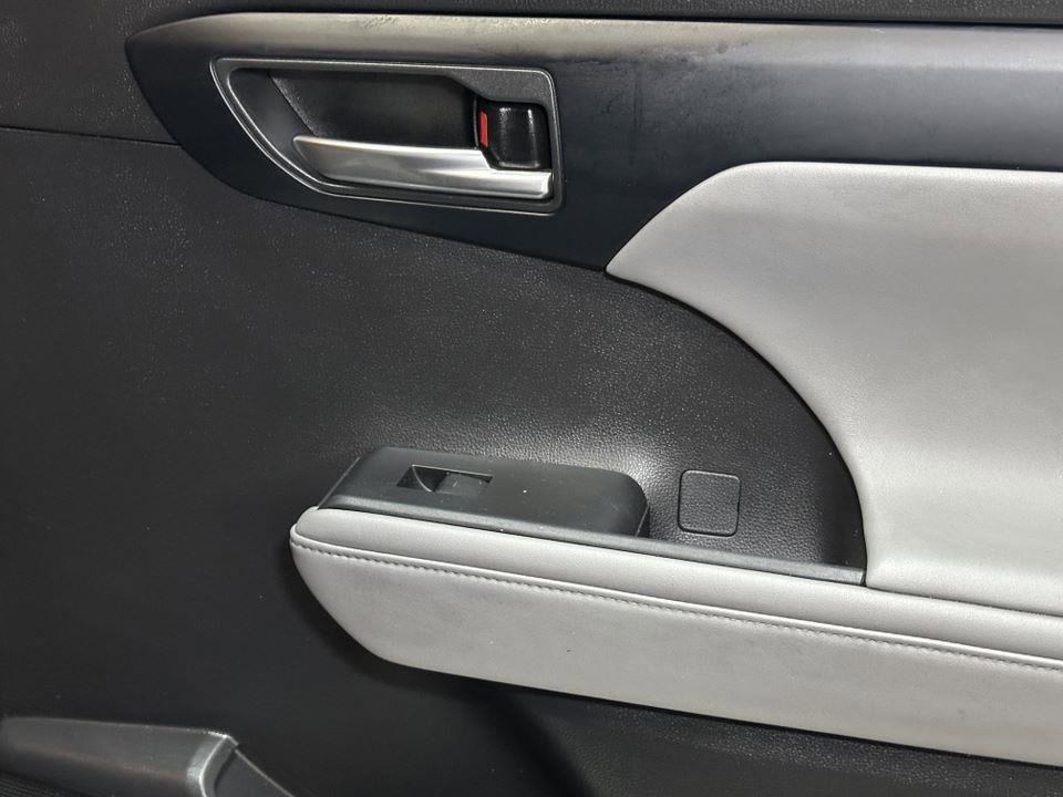 Certified 2022 Toyota Highlander XLE image 35