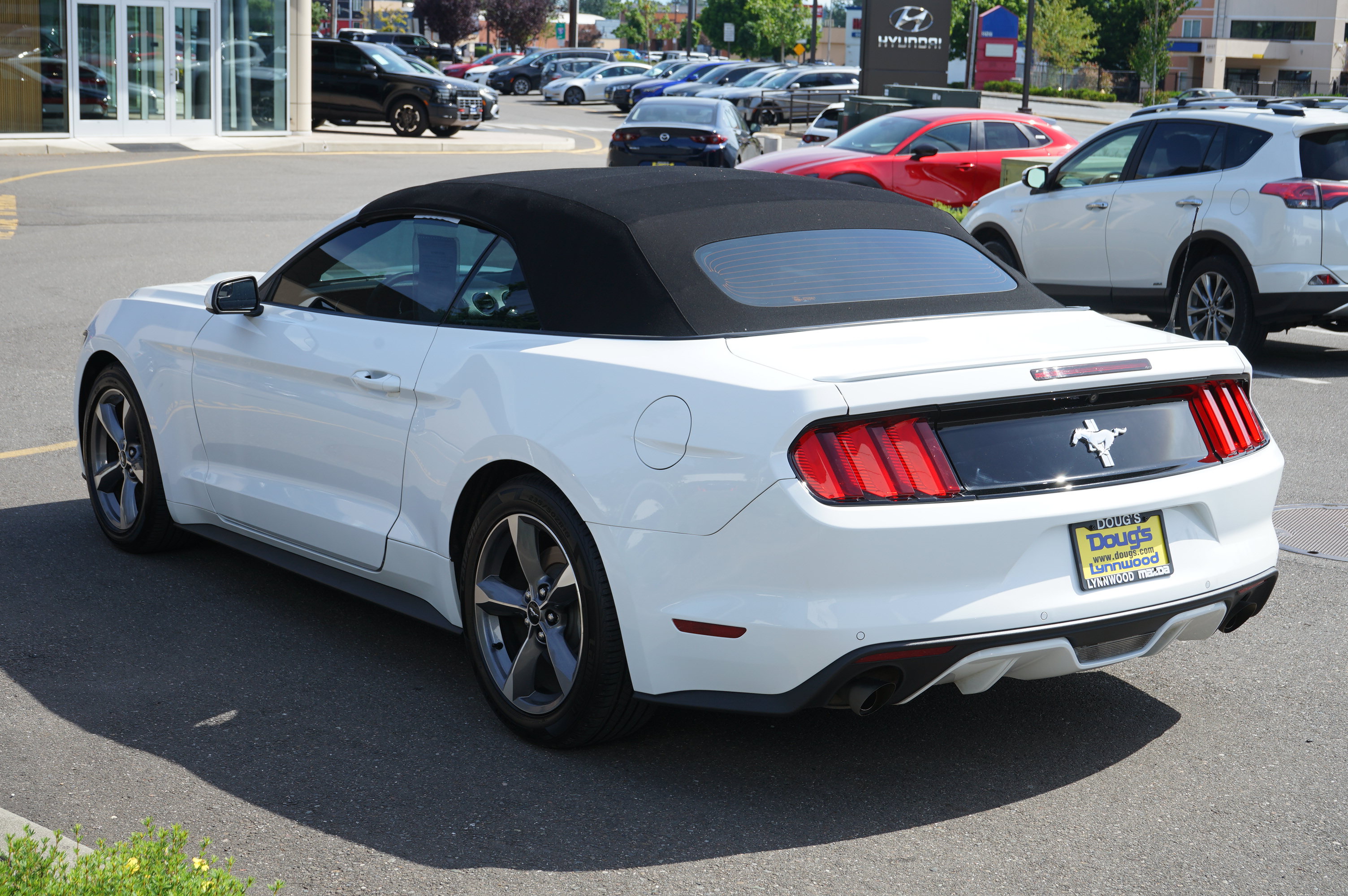 Used 2016 Ford Mustang Convertible w/ Equipment Group 051A RWD image 5
